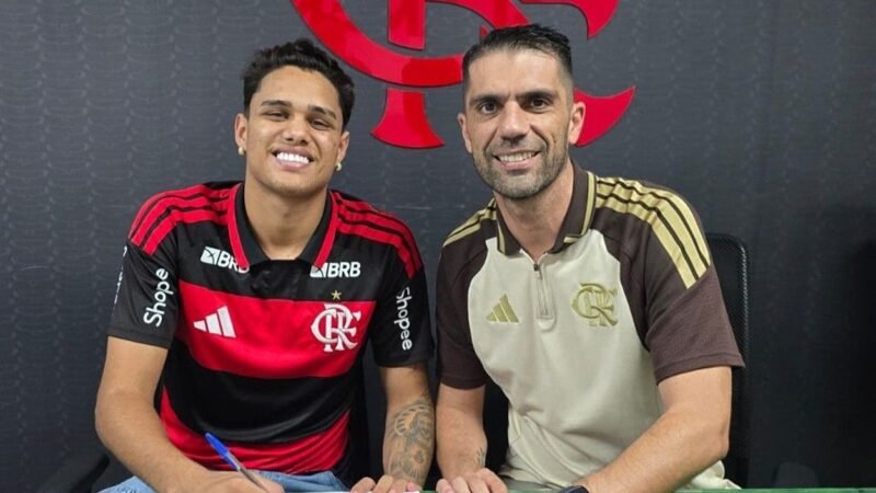 Envolvido na negociação de Wallace Yan com Bragantino, Juliano Viana é anunciado pelo Flamengo