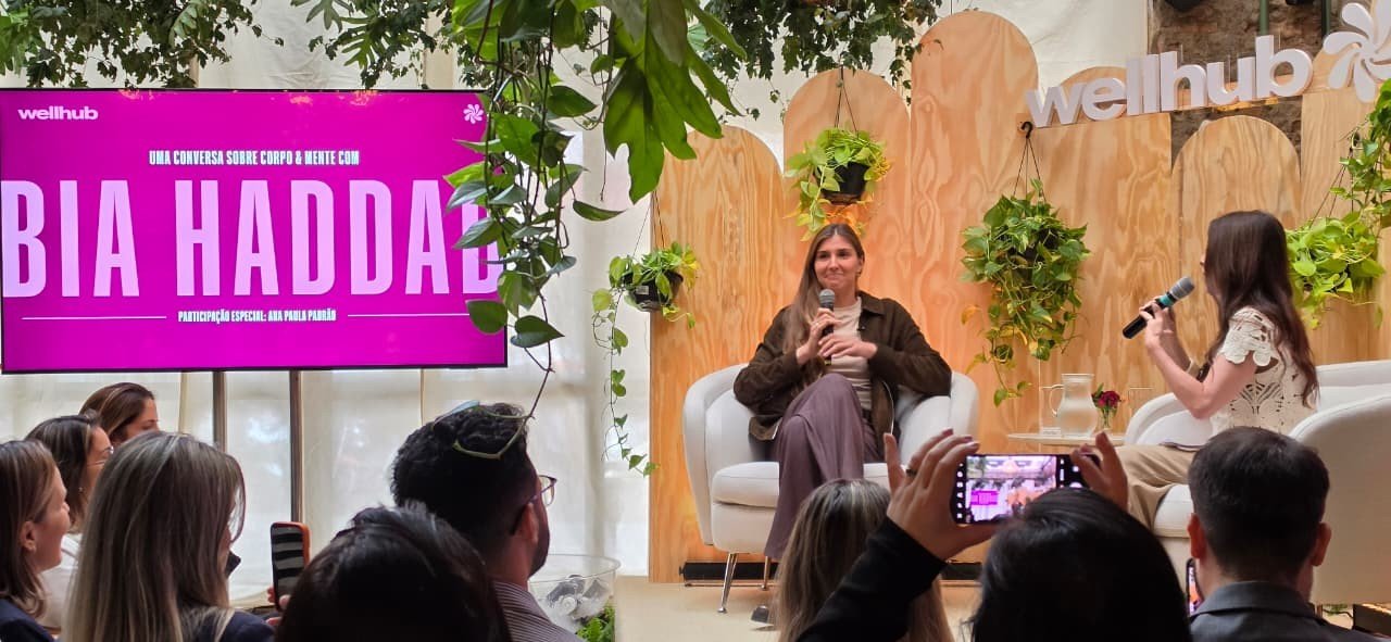 Bia Haddad diz estar mais leve a anuncia casamento para 2027: “Preço que paguei pelo tênis é muito duro”