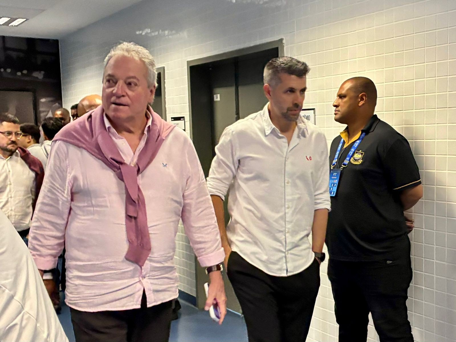 Atuações do Inter: Pezzolano erra em escalação e é o pior do Gre-Nal; dê suas notas