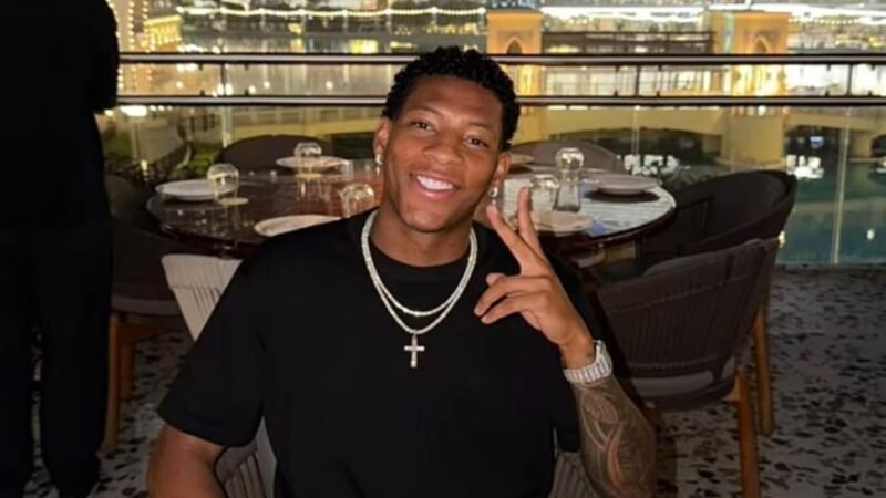 Plata chega a Belém em meio a “climão” com o Flamengo, que relaciona atacante na Libertadores