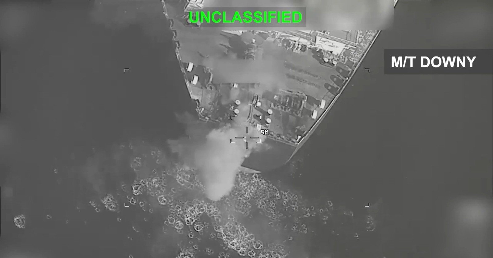 EUA dizem ter atacado 3 petroleiros iranianos após seus navios de guerra serem alvejados