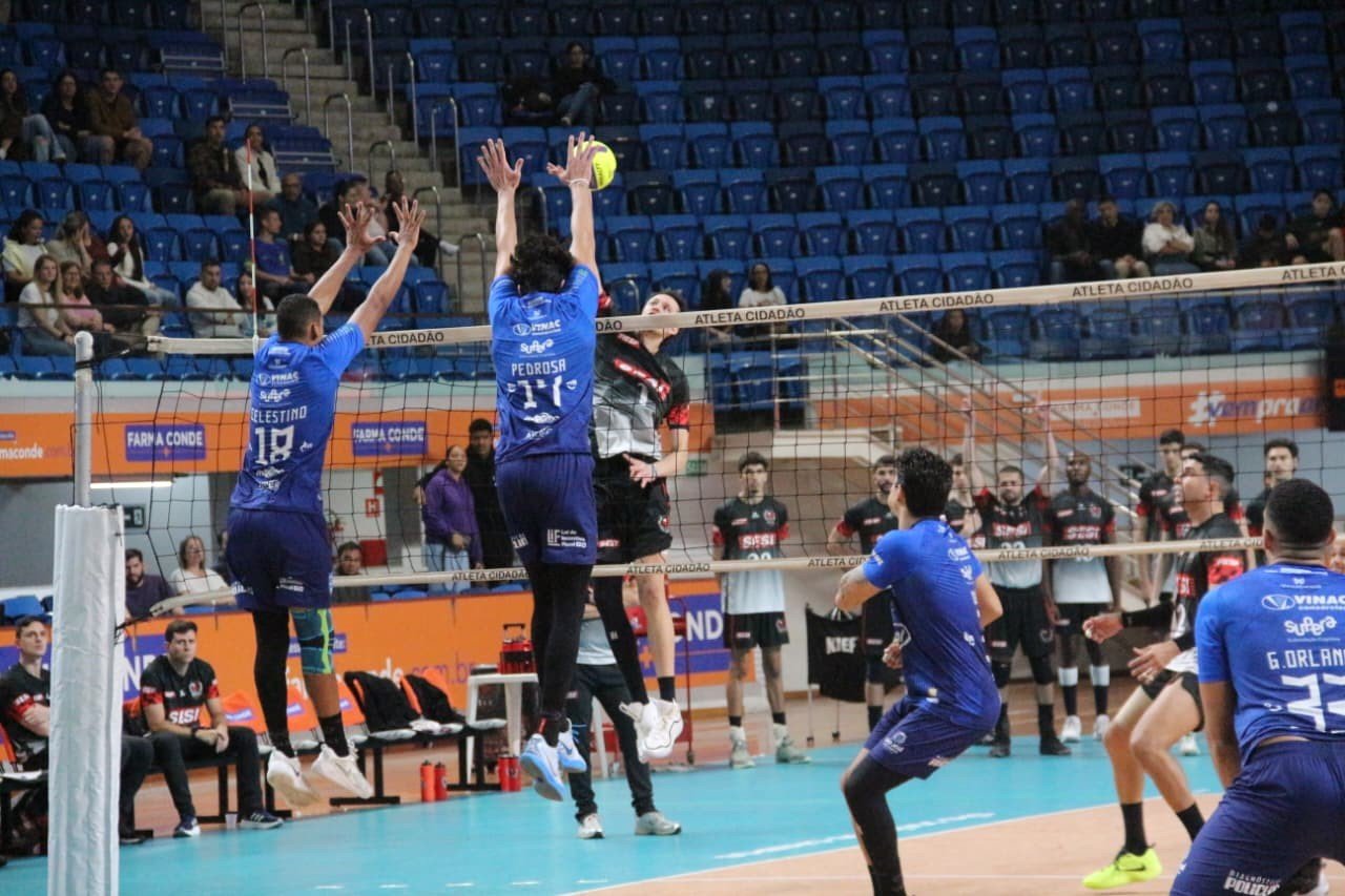 São José vira sobre Sesi-Bauru e conquista a segunda vitória no Paulista de Vôlei