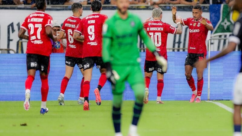 Análise: Flamengo vira líder do Brasileirão com futebol vistoso até debaixo de temporal