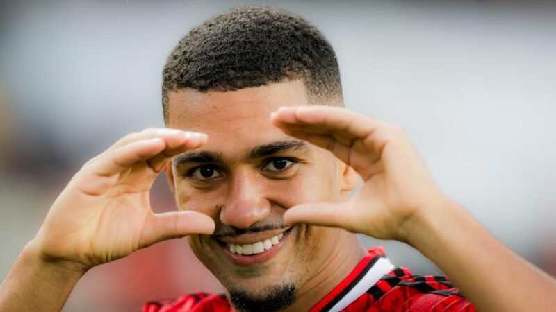 Samuel Lino coroa auge pelo Flamengo com convocação e está a dois gols de ano mais artilheiro