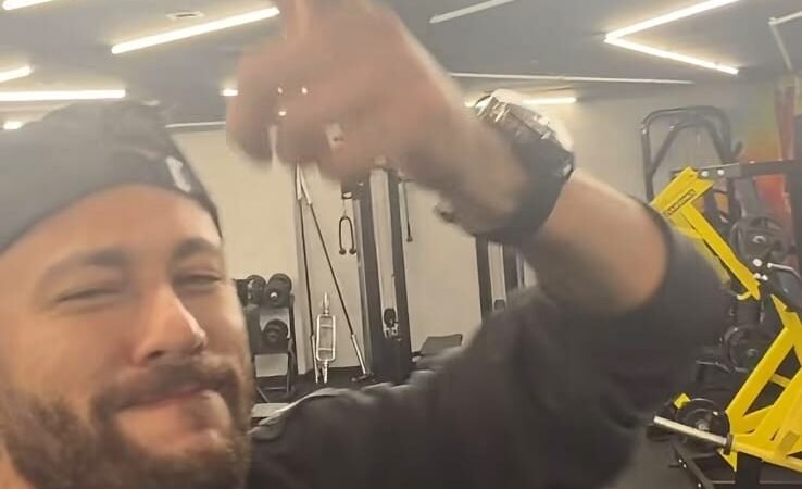 Neymar comemora acerto entre Coutinho e Santos com música famosa no Vasco