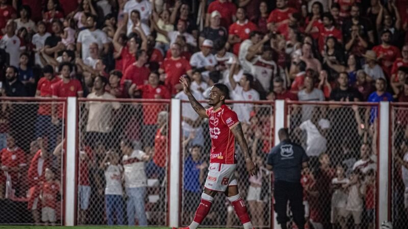 Vila Nova tem retorno de lateral para duelo diante do América-MG