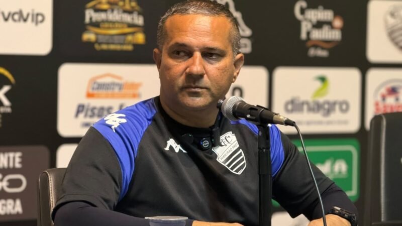 Pereira admite “dificuldades com contratações” por problemas extracampo no Comercial
