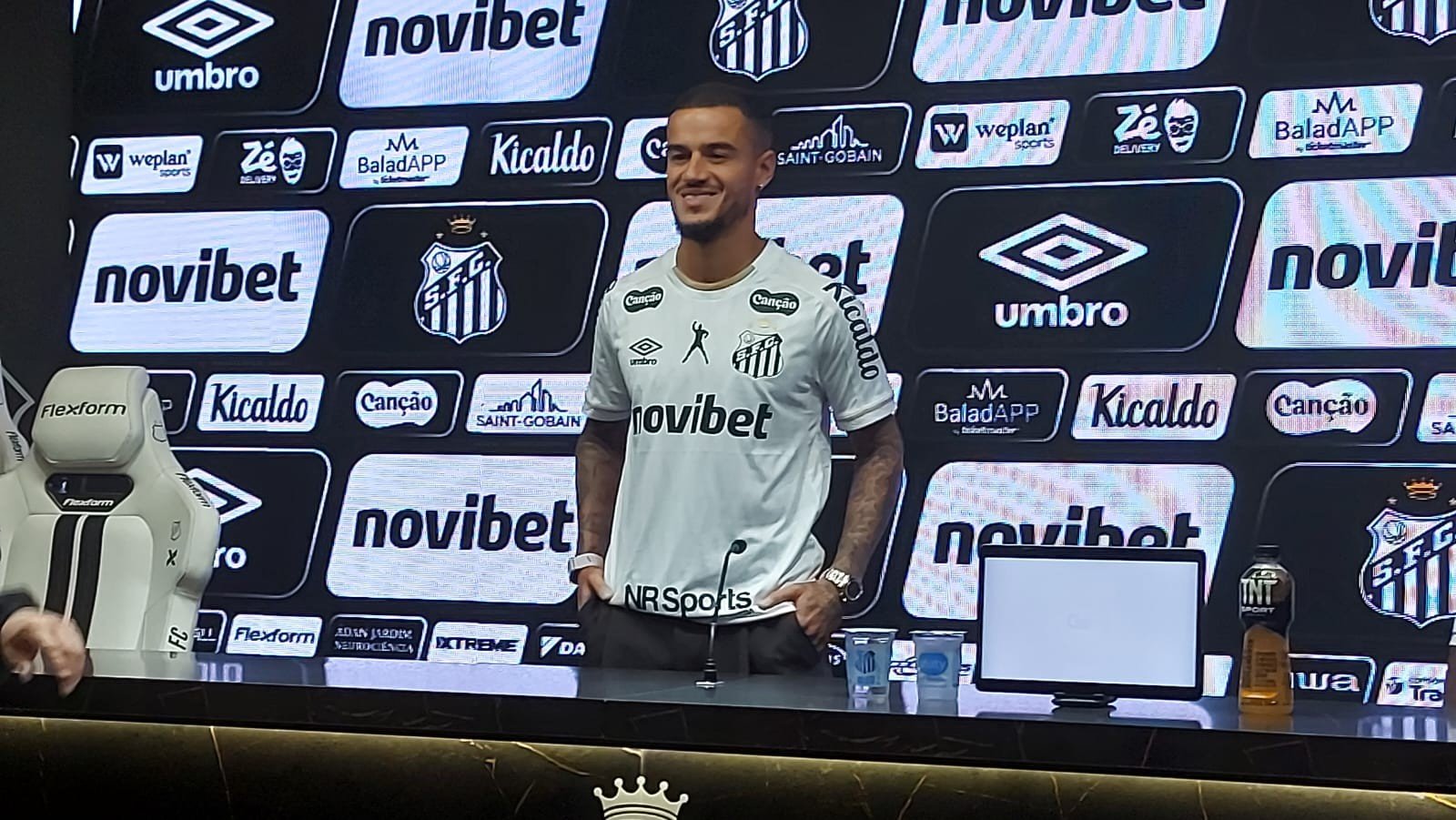 Coutinho é apresentado e explica acerto com o Santos: “Seria injusto não poder voltar a trabalhar”