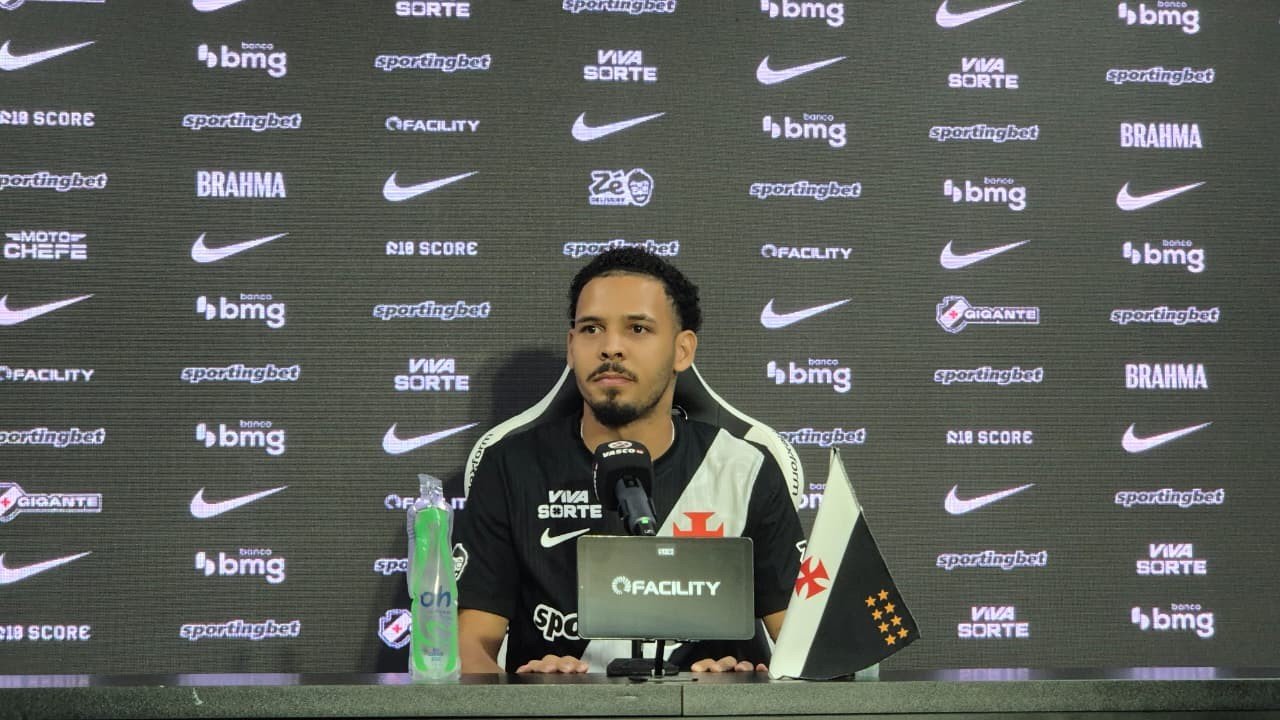 Zagueiro Gabriel se apresenta ao Vasco e recorda origens de atacante: “Minha escola foi a rua”