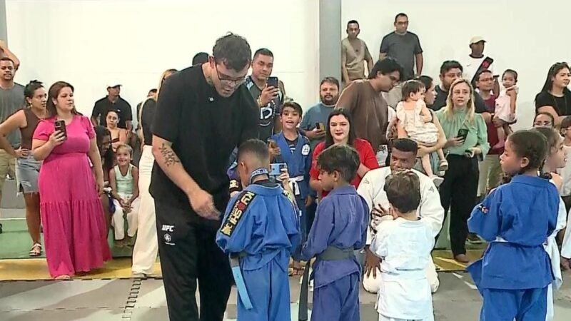 Caio Borralho volta às origens no judô e se emociona ao acompanhar festival infantil