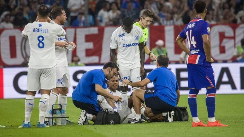 Após deixar clássico contra o PSG, Igor Paixão tranquiliza: “Não estou lesionado”