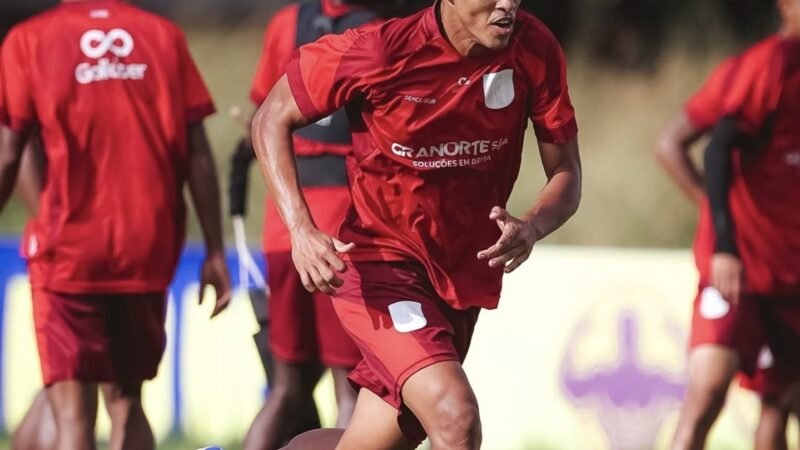 Peu renova com o MAC por mais uma temporada e clube chega a 21 jogadores