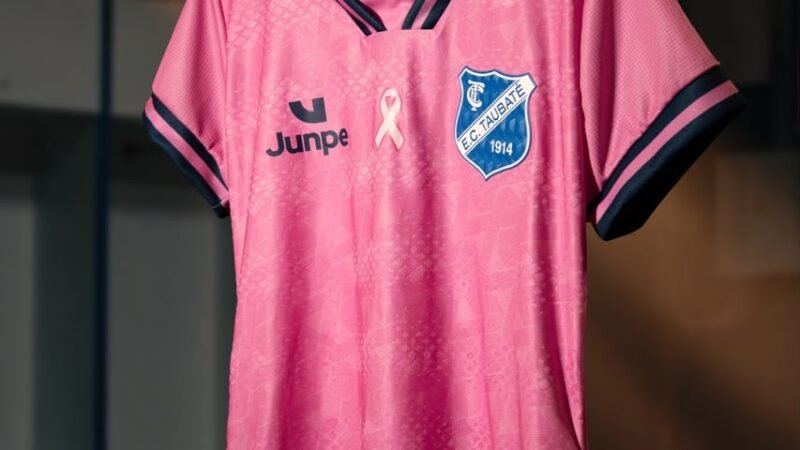 Taubaté lança uniforme em homenagem ao Outubro Rosa