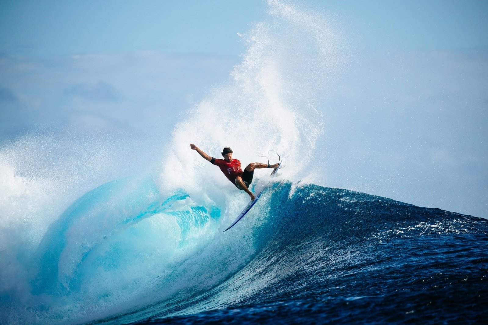 WSL: Yago Dora bate Kanoa Igarashi e vai às quartas de final em Fiji