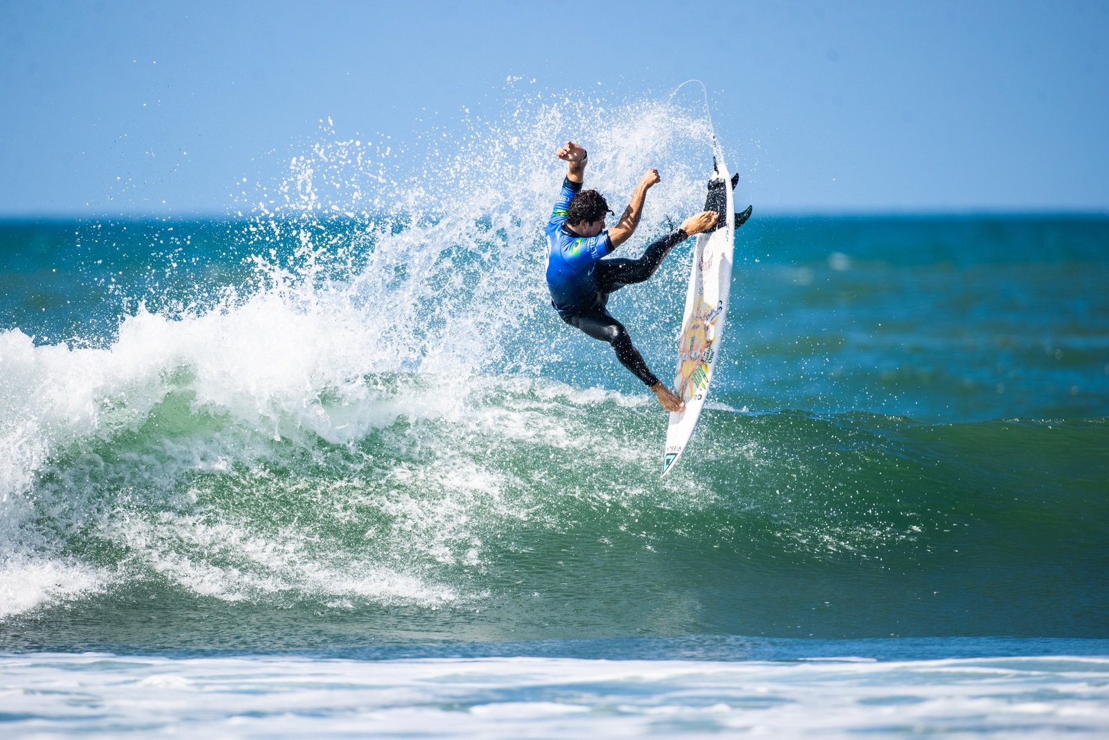 Yago Dora vence australiano de virada e vai à semifinal da etapa de Trestles da WSL