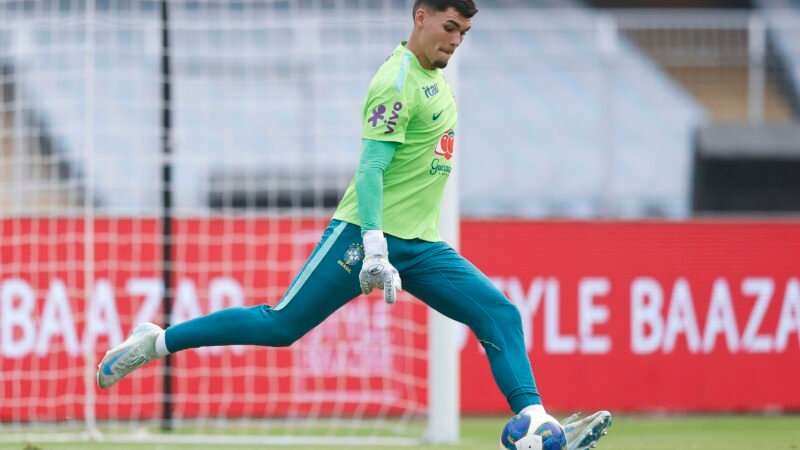 De Marcos Carneiro a Pedro Morisco: Seleção chega ao 100º goleiro da história