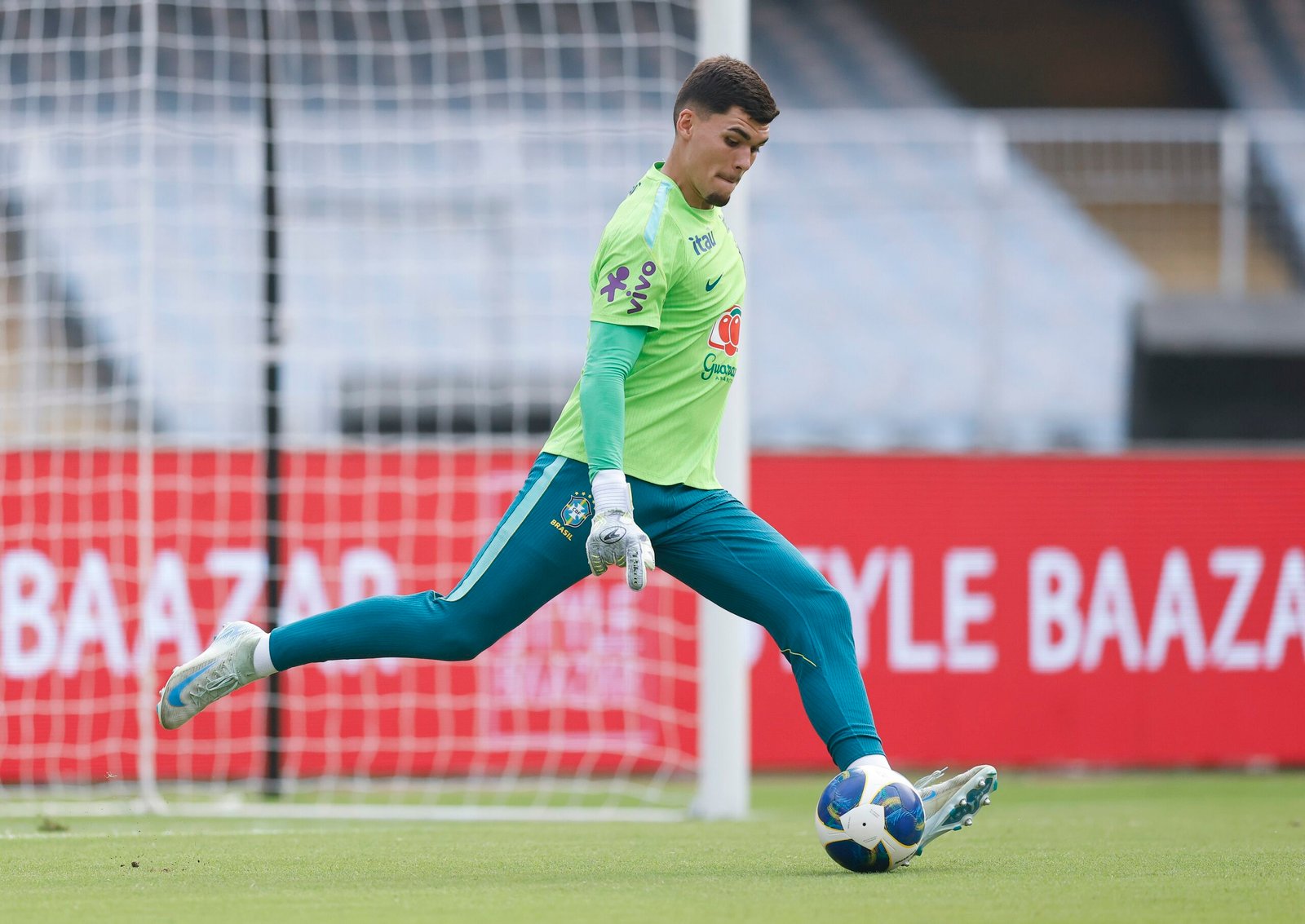 De Marcos Carneiro a Pedro Morisco: Seleção chega ao 100º goleiro da história