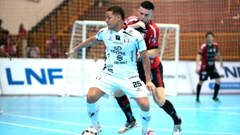Joinville larga em vantagem nas quartas de final da Liga Nacional de Futsal