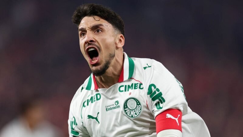 Palmeiras dorme líder e seca Flamengo para terminar rodada em primeiro lugar do Brasileiro