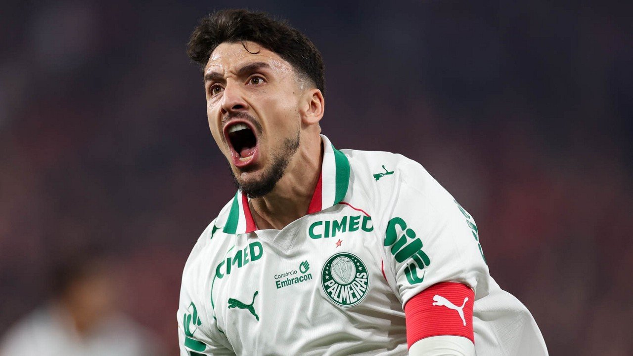 Palmeiras dorme líder e seca Flamengo para terminar rodada em primeiro lugar do Brasileiro