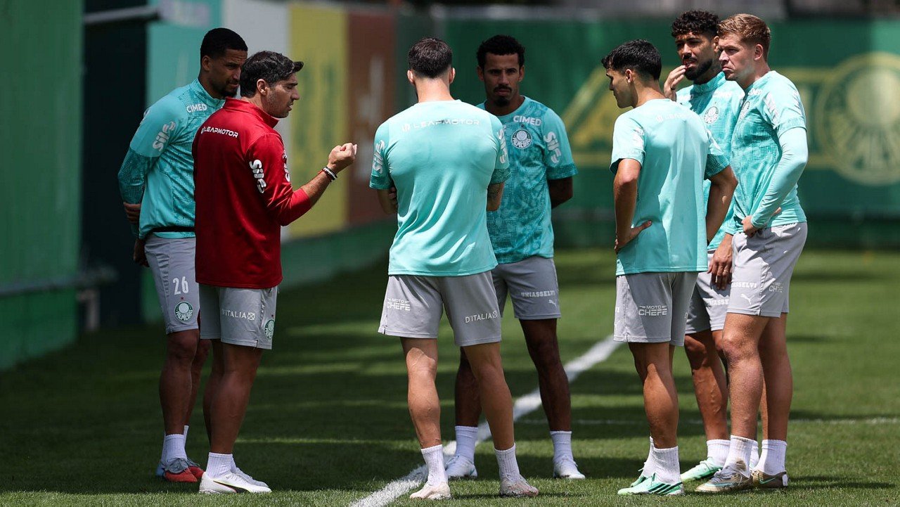 Escalação: Palmeiras controla carga de titulares antes da semifinal; Vitor Roque não treina