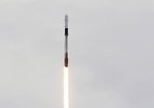 Nova tripulação faz a viagem mais rápida dos EUA à Estação Espacial Internacional