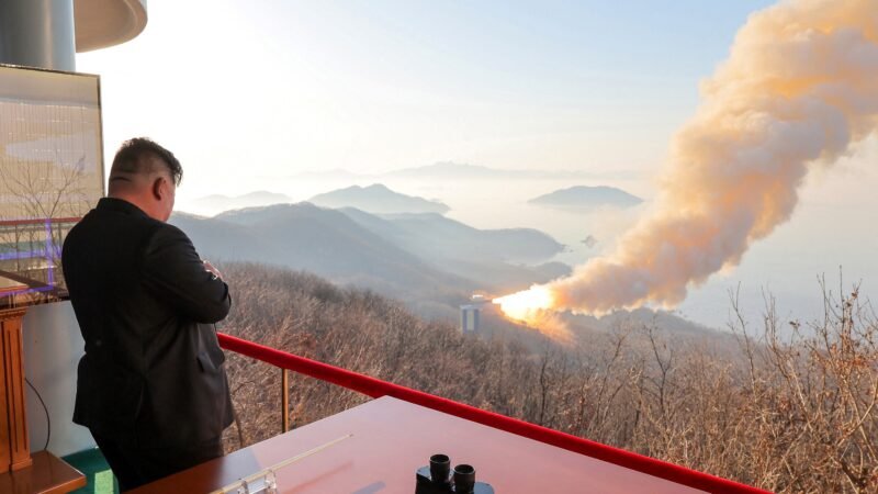 Coreia do Norte diz ter testado míssil com IA, capaz de alterar sozinha rumo do artefato