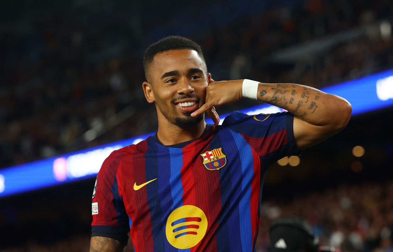 Gabriel Jesus revela surpresa com chance de jogar no Barcelona