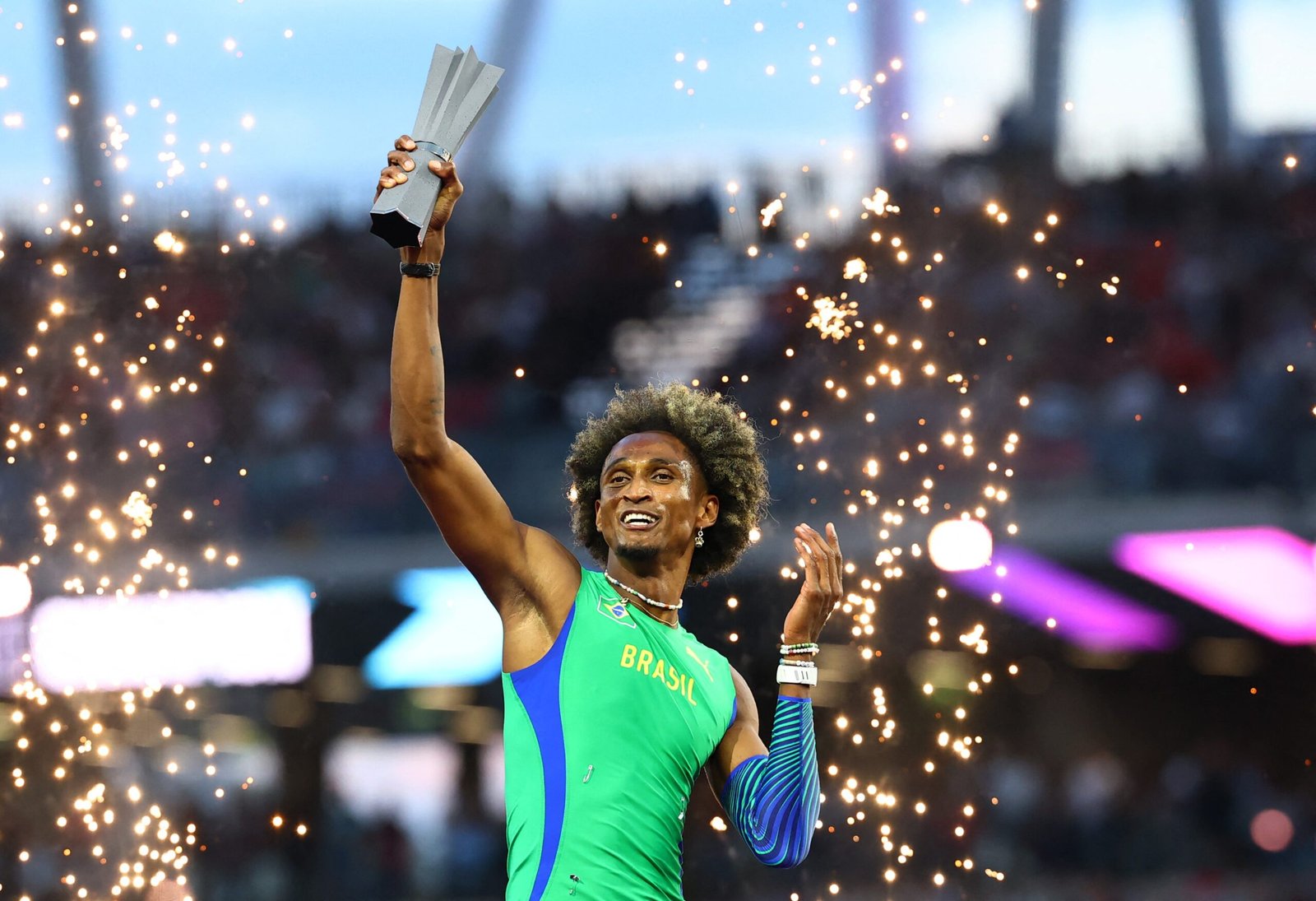 Alison dos Santos é indicado ao prêmio de Melhor Atleta do Ano pela World Athletics