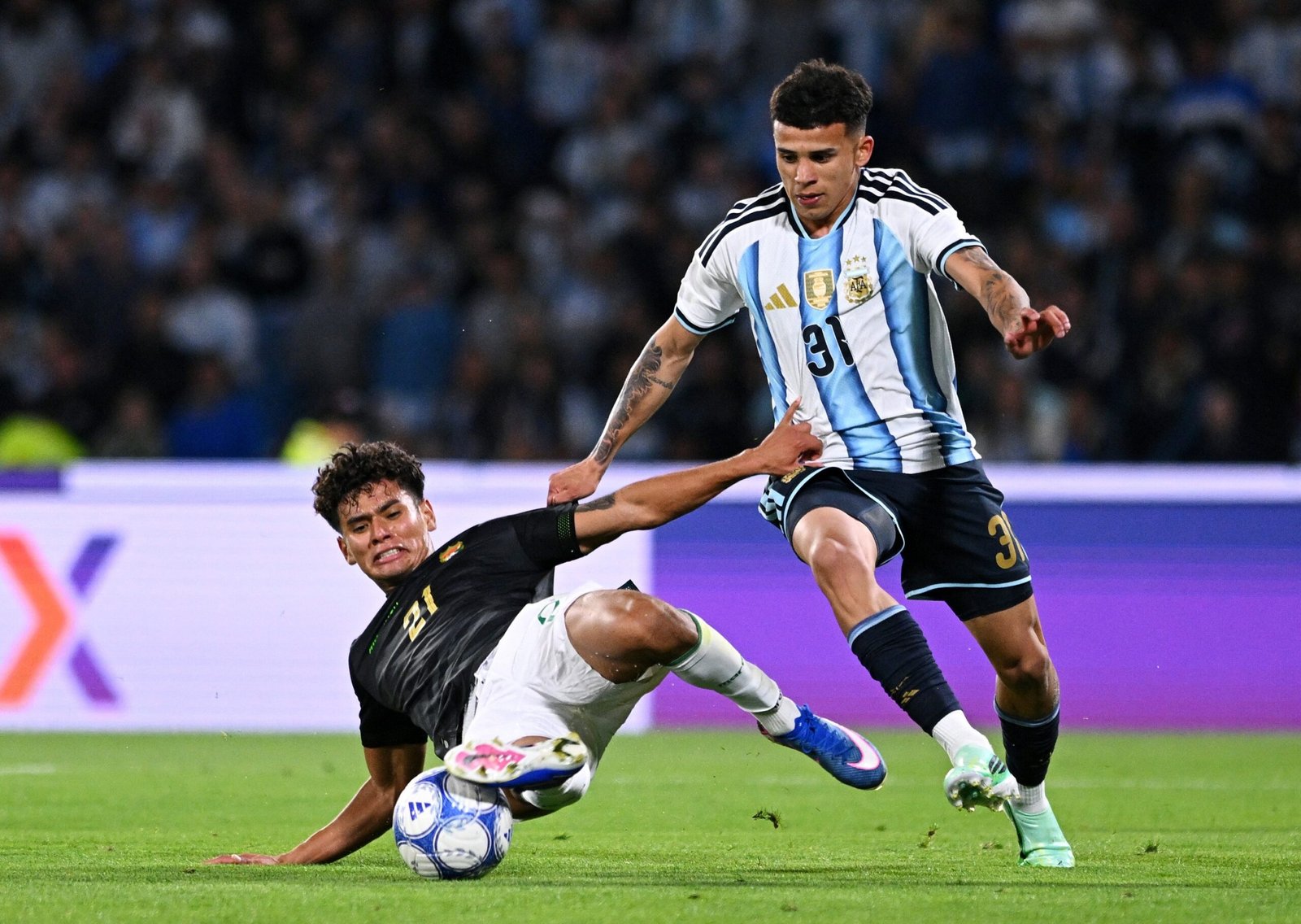 Olho nele, Vasco! Revelação do Boca se destaca na Argentina e é elogiado por Scaloni: “Temos que cuidar dele”