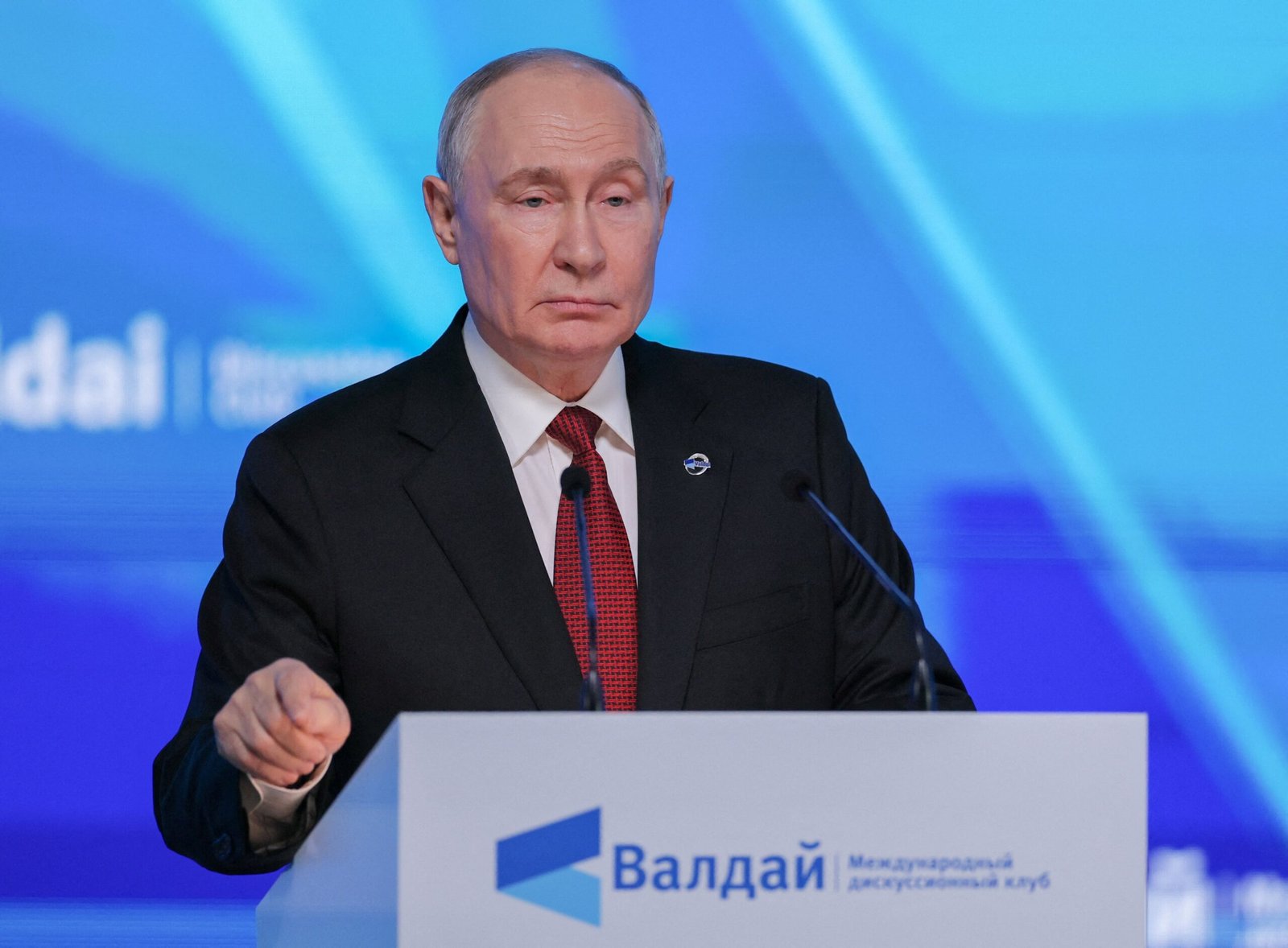 Putin diz que considera usar ‘todos os tipos de armas’ em caso de ameaça a Kaliningrado