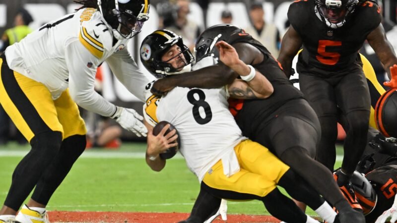 NFL: Browns vencem Steelers em jogo dramático com atrito e palavrão entre Rodgers e técnico
