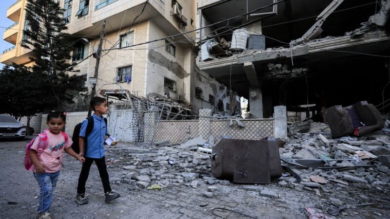 Ataque israelense mata 5 em Gaza, incluindo mãe e filha cristãs, dizem autoridades