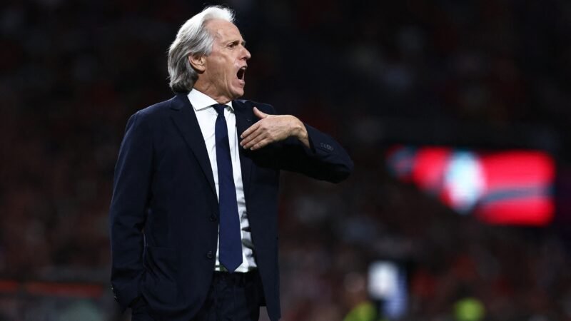 Jorge Jesus diz que leu comunicado de Cristiano Ronaldo: “Agora, como faço todo dia, vou trabalhar”