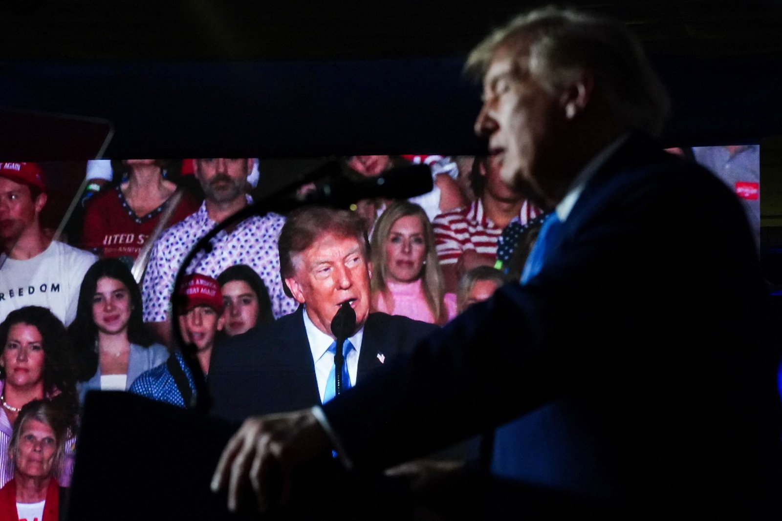 Trump sugere ‘sacrificar Los Angeles ou San Diego’ em guerra contra o Irã; Oposição critica: ‘Perturbado, boca maldita’