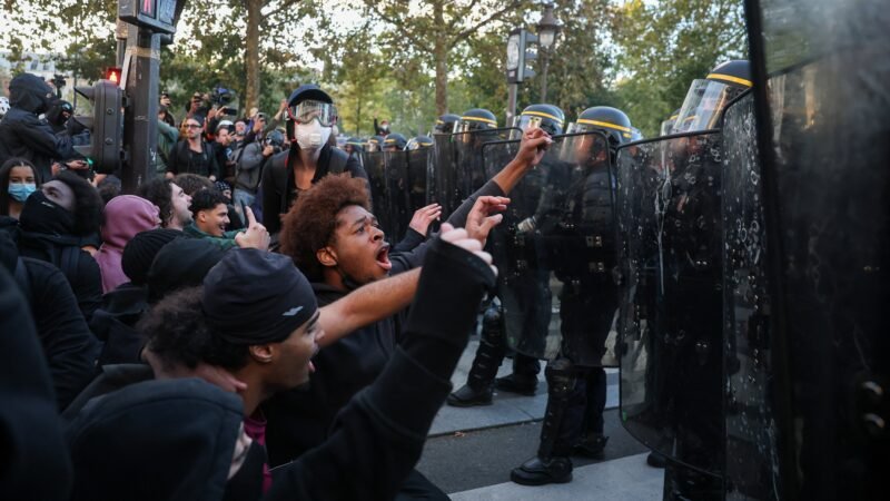 Batalha em Paris: VÍDEO mostra confronto entre policiais e estudantes durante protestos pela educação