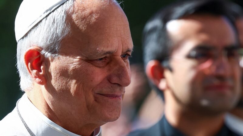 Papa Leão XIV foi hospitalizado com febre tifoide em 1985; momento foi decisivo em sua trajetória