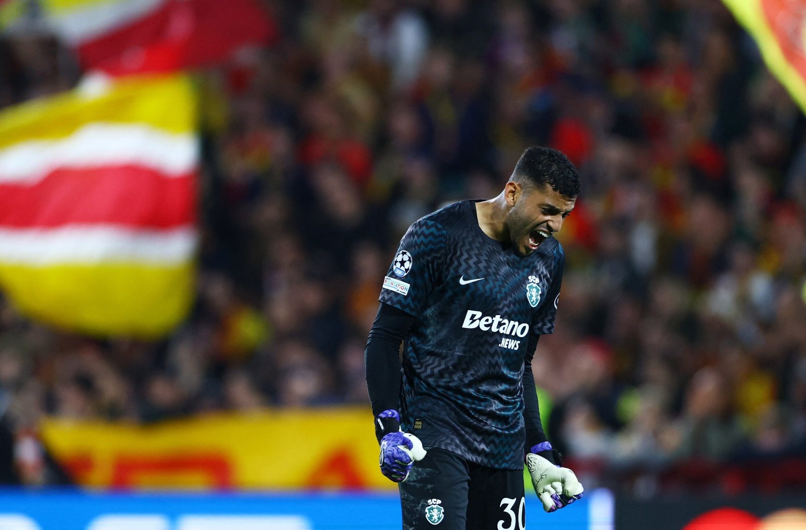Goleiro ex-Palmeiras estreia pelo Sporting na Champions e ganha elogios: “Potencial enorme”