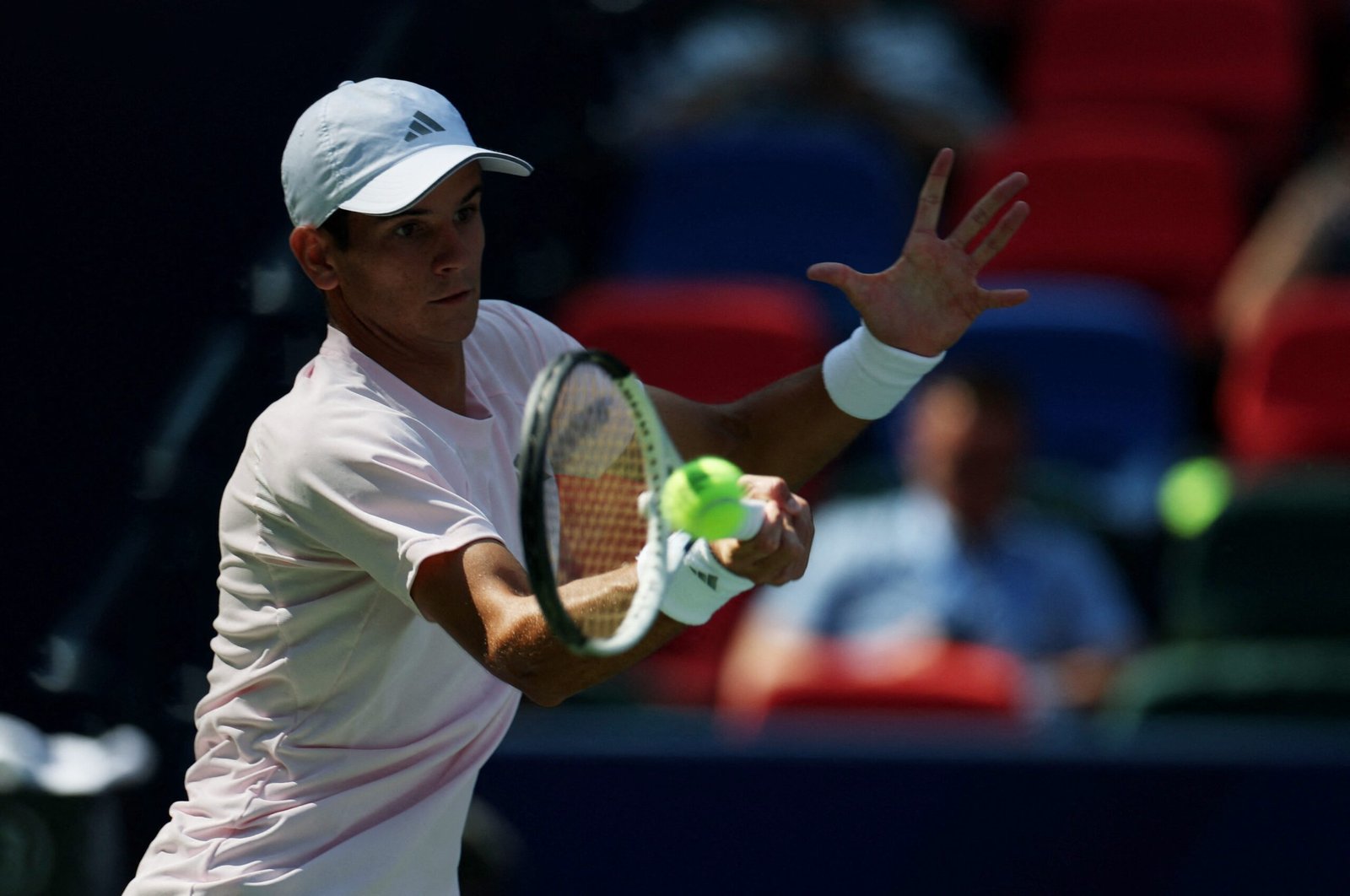 Promessa do tênis espanhol é penalizado por conduta antidesportiva contra gandula