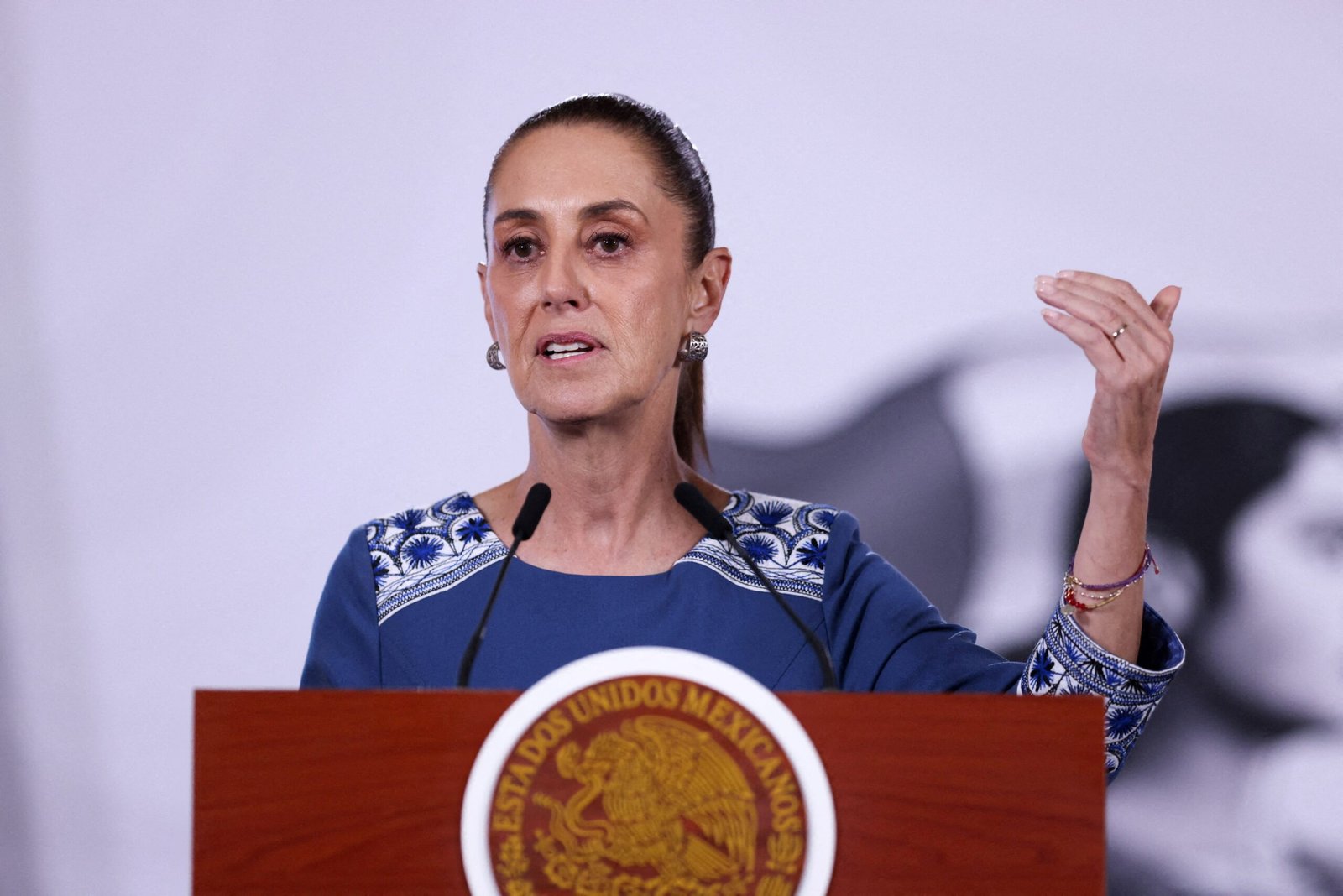 México vai exigir que plataformas digitais protejam menores de conteúdos violentos e sexuais