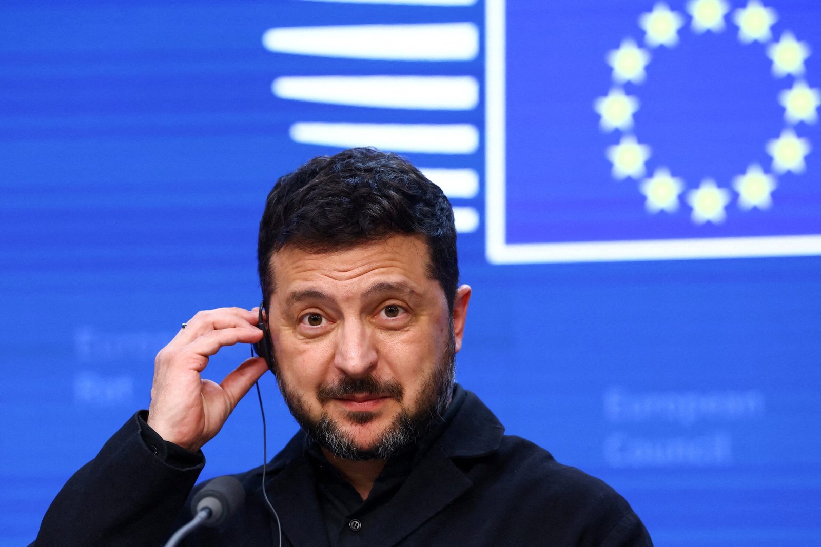 Zelensky diz que decisão de Trump de suspender sanções à Rússia ‘ajuda apenas os russos’