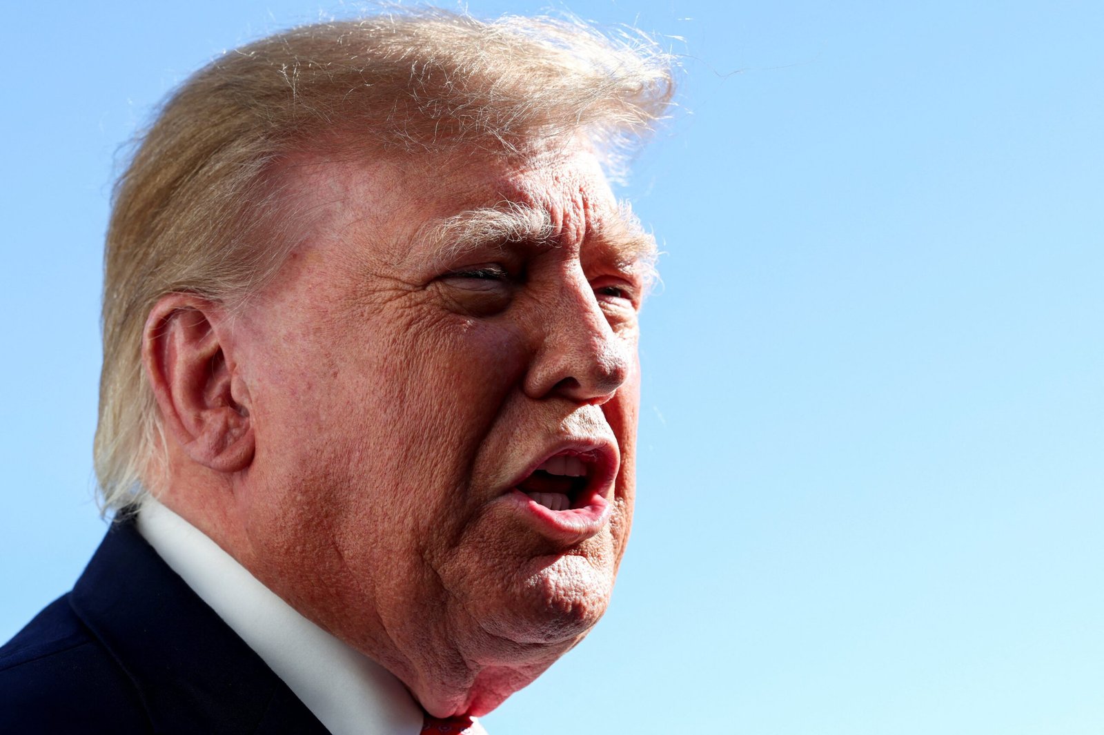 Trump diz que EUA vão ‘queimar’ como a França se democratas vencerem midterms