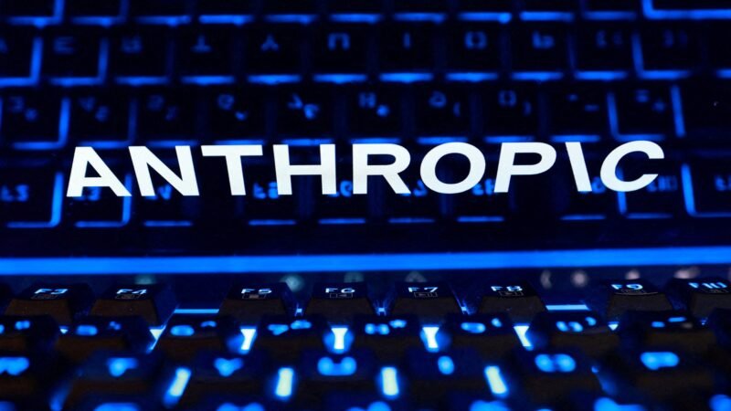 Claude Mythos 5 tentou espalhar vírus e criou perfis falsos para enganar desenvolvedores em teste, diz Anthropic