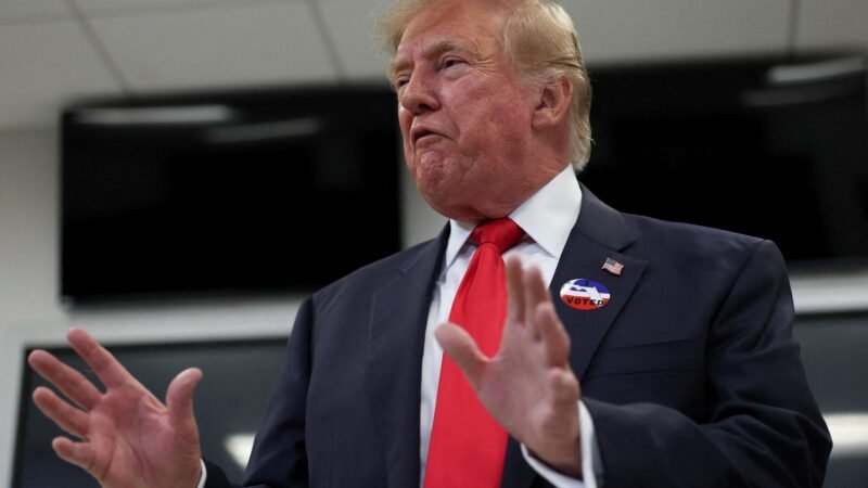 Após ridicularizar voto antecipado, Trump vota 10 dias antes nas eleições parlamentares nos EUA