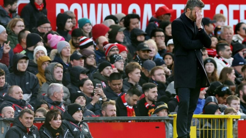 United mantém Carrick no cargo para enfrentar o Chelsea após discutir demissão, diz jornal