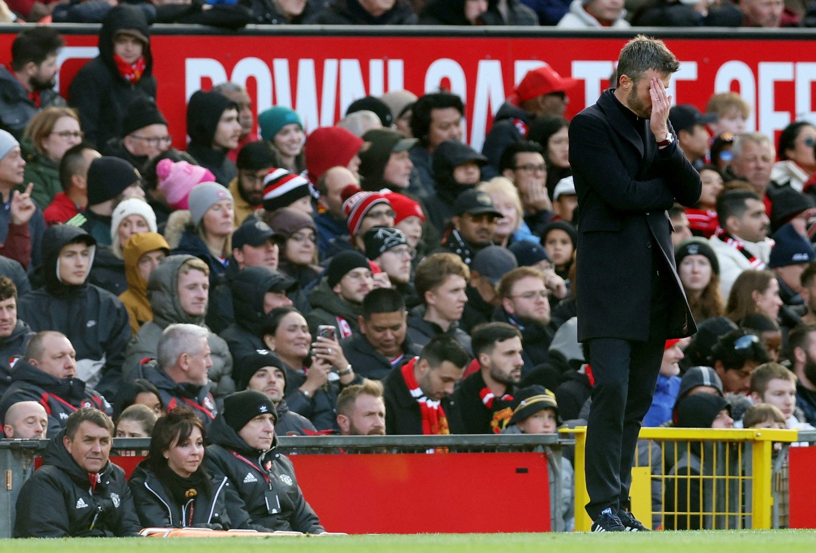 United mantém Carrick no cargo para enfrentar o Chelsea após discutir demissão, diz jornal