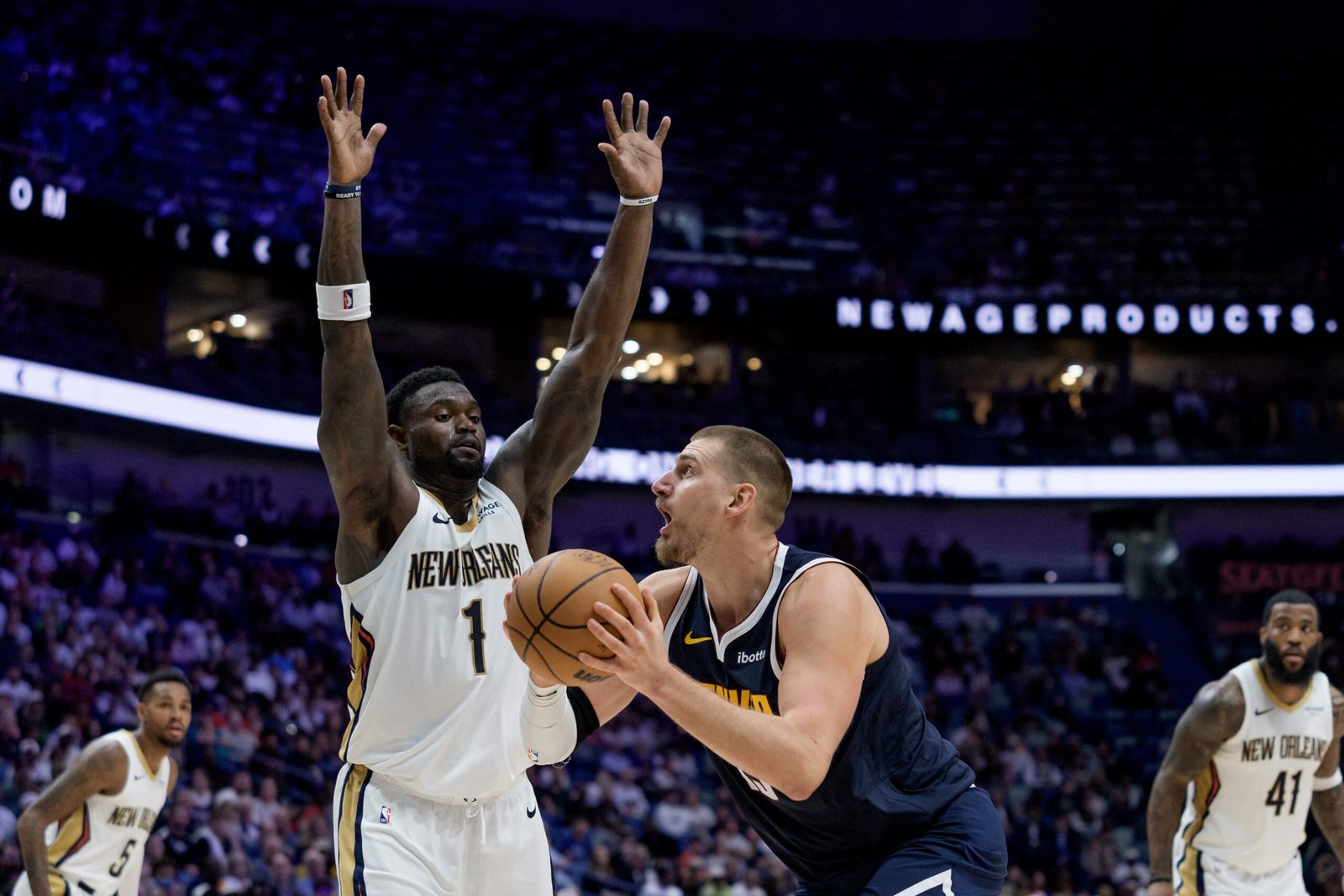 Nikola Jokic chega a 200 triplos-duplos e se aproxima de recorde de Westbrook na NBA