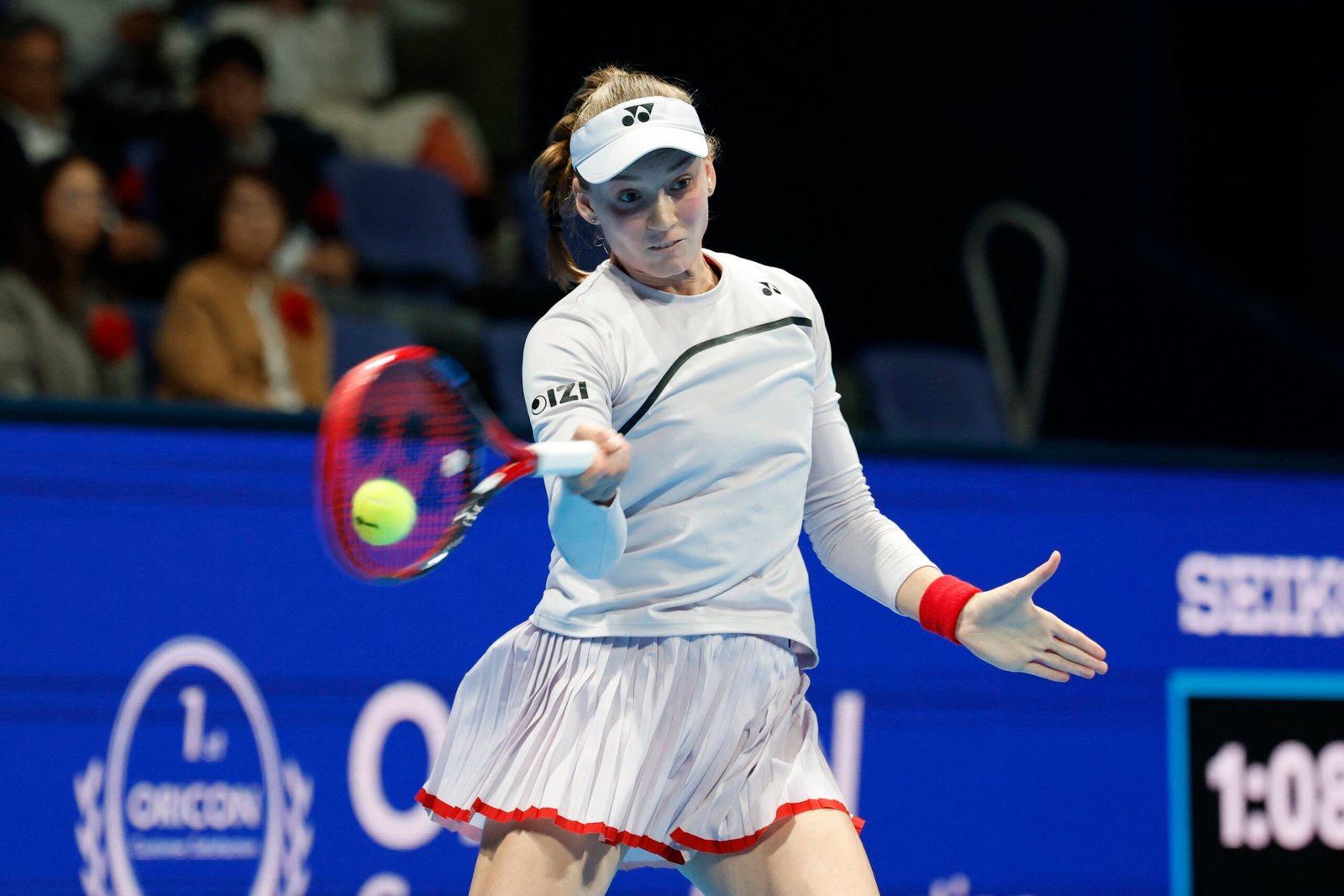 Elena Rybakina vence compatriota e assegura liderança do ranking mundial