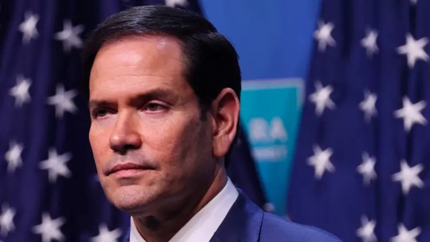 Governo dos EUA ‘não se envolveu diretamente’ na saída de Flávio Bolsonaro do Brasil, diz Marco Rubio