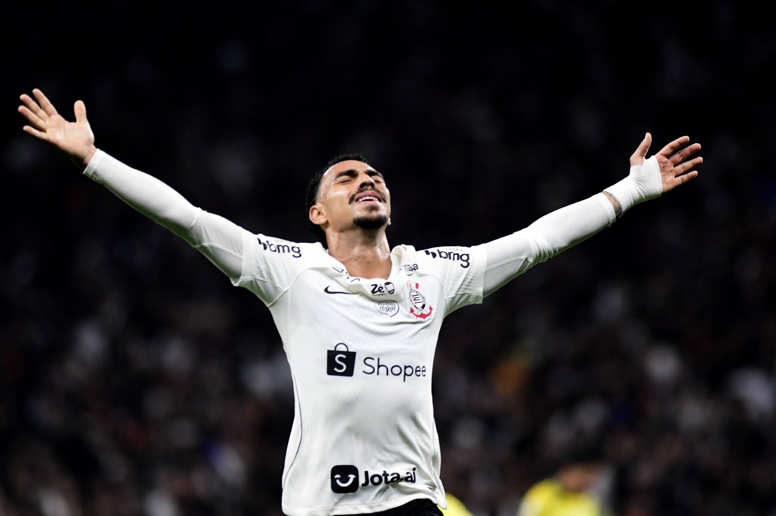 Corinthians vence e chega a 69% de chances de permanência; Grêmio tem o maior aumento percentual